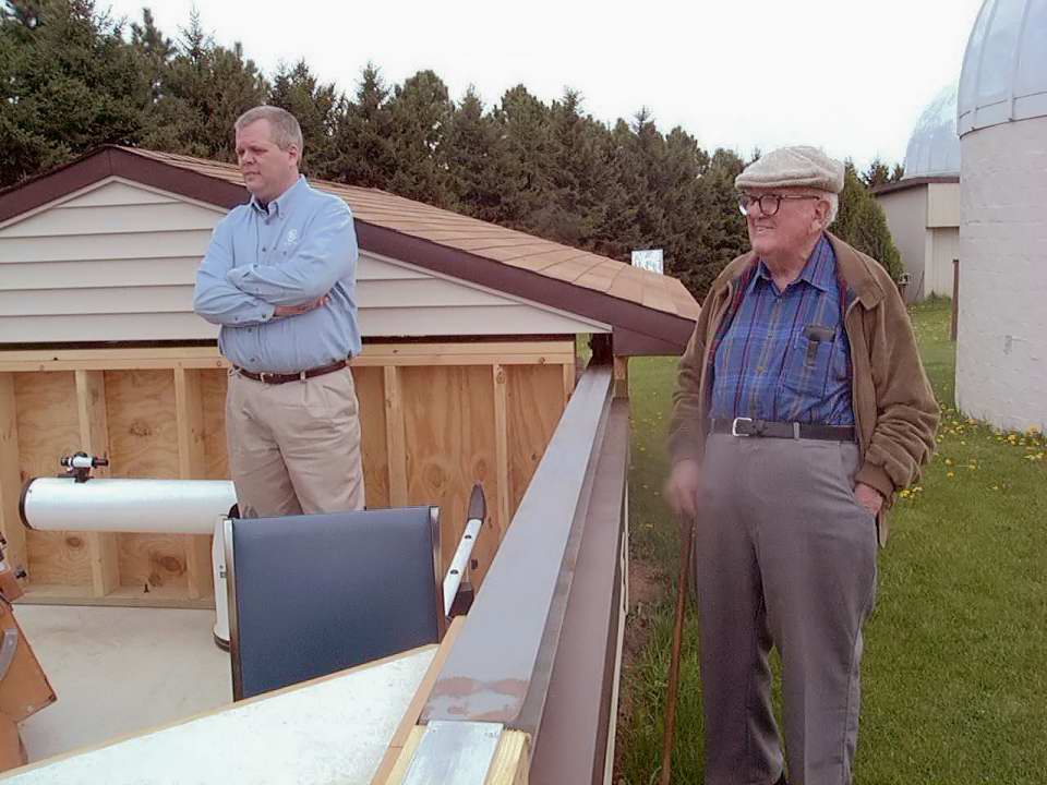 John Pfannerstill & Bill Albrecht at the D-Shed during the 2001 AAVSO Spring Meeting tour of the MAS Observatory.