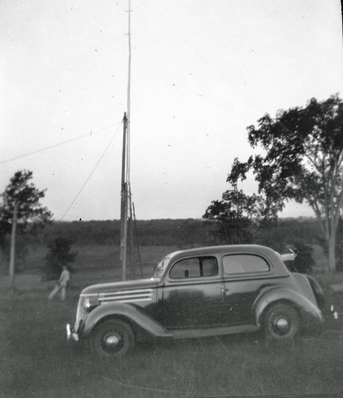 Erecting the South Radio Tower Mast