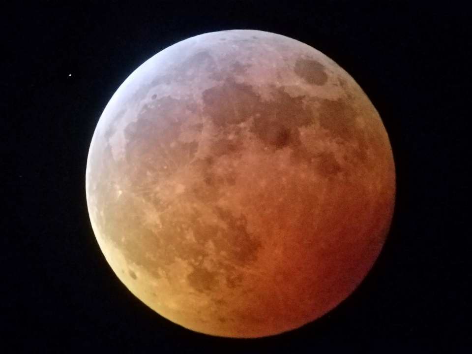 Total Lunar Eclipse<br>
		