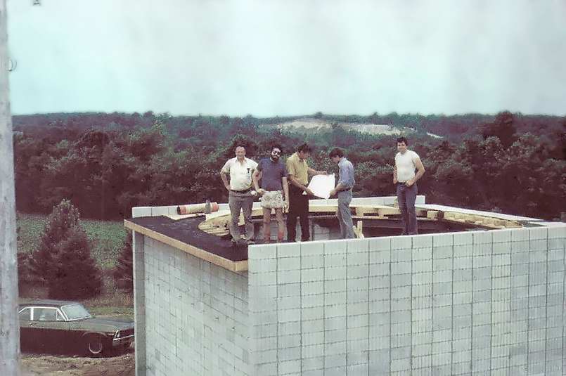 The roof before the dome construction. Leroy Simandl, John Asztalos, Jim Toeller, Brian Ganiere, Chris Hesseltine.