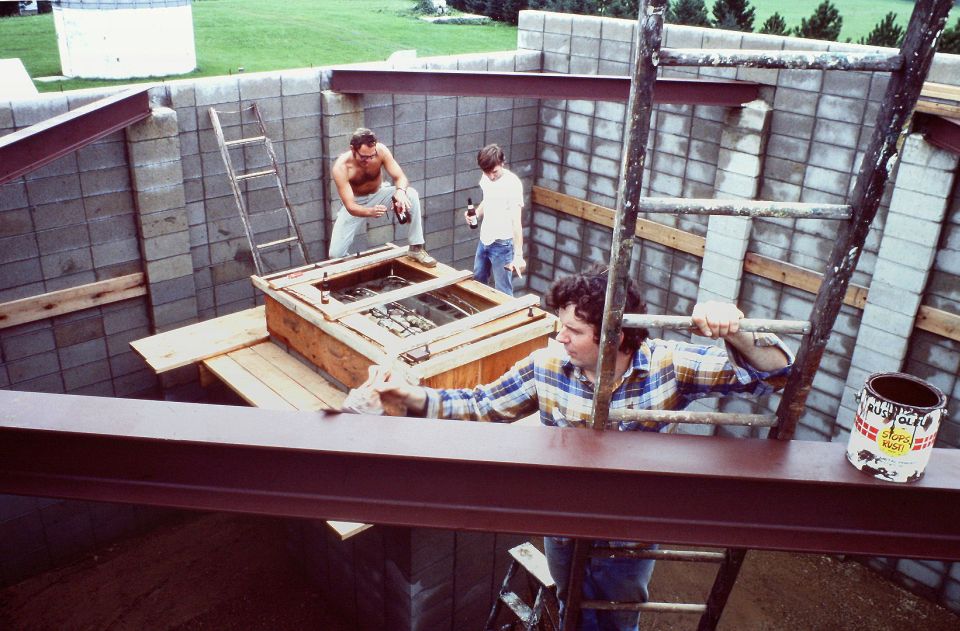 Sept 1980 - Chris Hesseltine at beam. Gerry Samolyk & Jim Fanson in background.