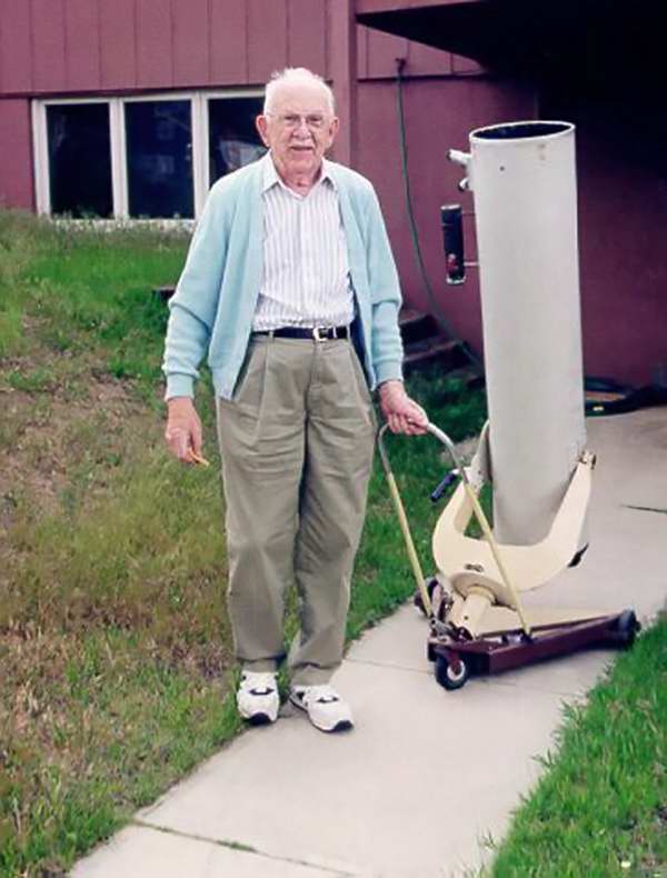 Ed Halbach demonstrating his dolly for the 10 inch Portascope.